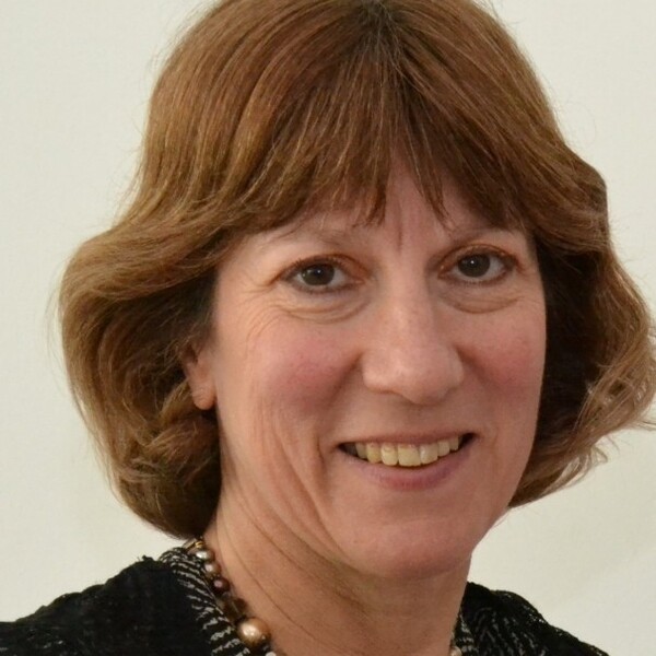 Dr Suzanne Burgess